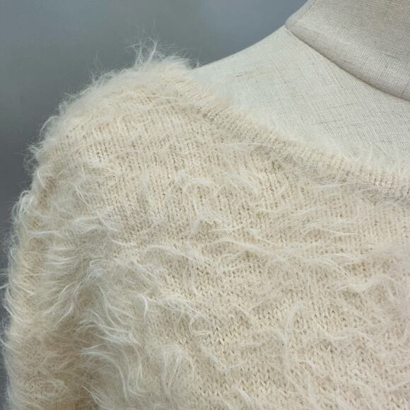 American‎ Eagle ivory eyelash fuzzy crossover back sweater Size Extra Small - Picture 8 of 13